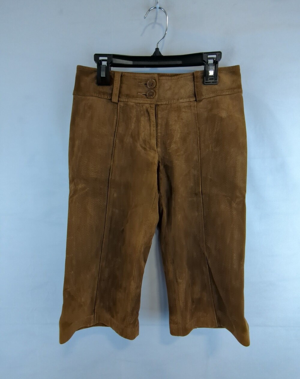 Danier Women's Size 0 Tan Suede Leather Cropped Bermuda Shorts